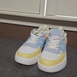 Blue and Yellow Retro Sneakers with Chunky Silhouette